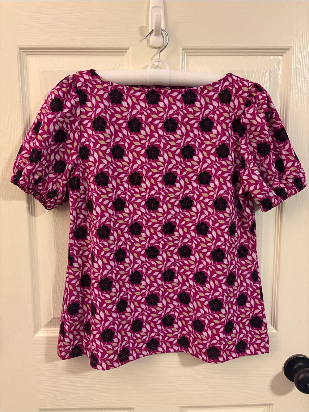Ann Taylor Pink Floral Puff-Sleeve Blouse